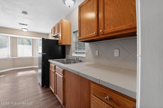 206 Valley Ridge Drive, Jackson, MS 39206