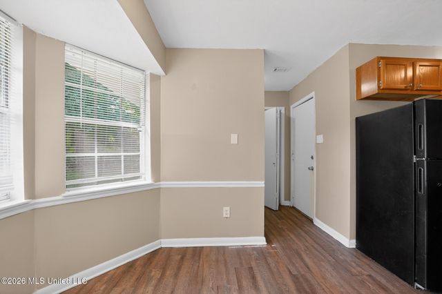 206 Valley Ridge Drive, Jackson, MS 39206
