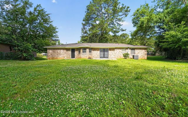 206 Valley Ridge Drive, Jackson, MS 39206