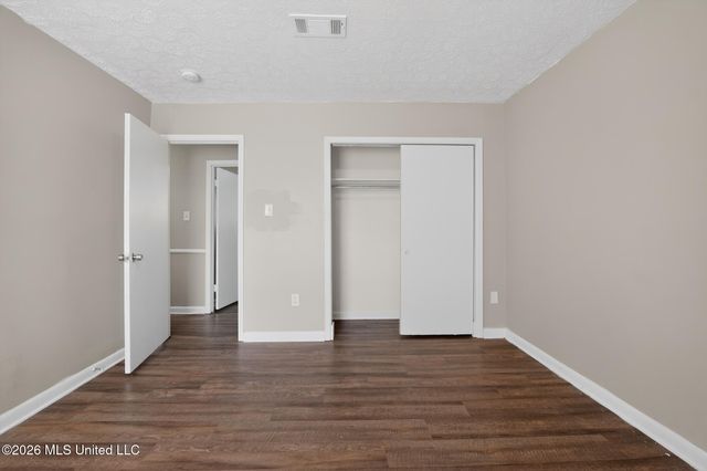 206 Valley Ridge Drive, Jackson, MS 39206