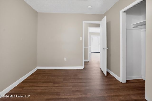 206 Valley Ridge Drive, Jackson, MS 39206