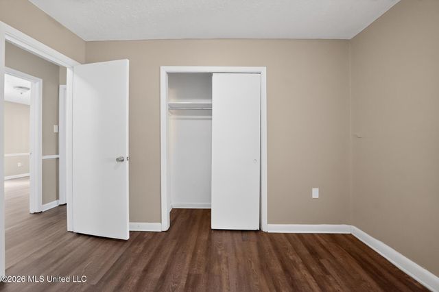 206 Valley Ridge Drive, Jackson, MS 39206
