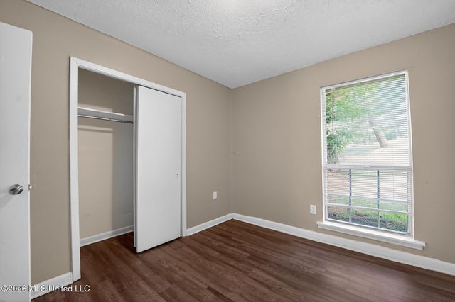 206 Valley Ridge Drive, Jackson, MS 39206