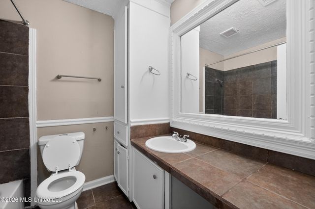 206 Valley Ridge Drive, Jackson, MS 39206