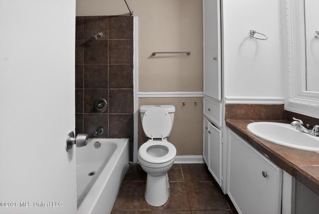 206 Valley Ridge Drive, Jackson, MS 39206