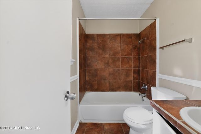 206 Valley Ridge Drive, Jackson, MS 39206