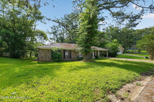 206 Valley Ridge Drive, Jackson, MS 39206