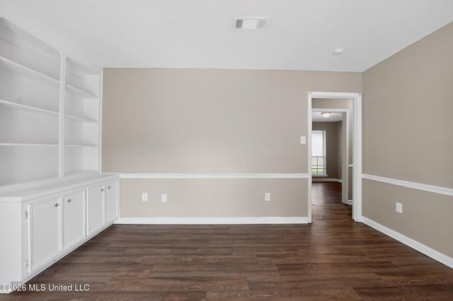 206 Valley Ridge Drive, Jackson, MS 39206