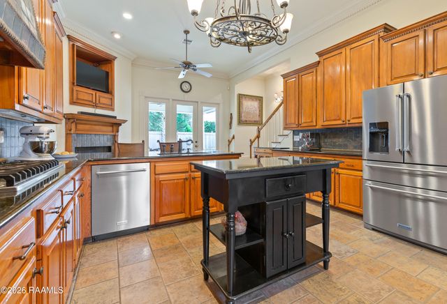 205 Mission Hills Drive, Broussard, LA 70518