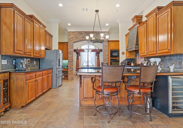 205 Mission Hills Drive, Broussard, LA 70518