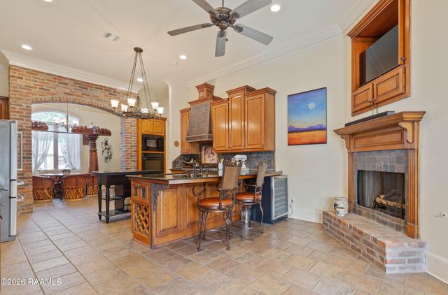 205 Mission Hills Drive, Broussard, LA 70518