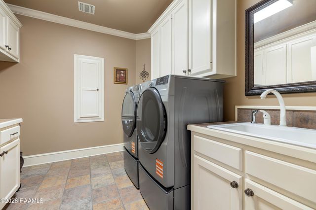 205 Mission Hills Drive, Broussard, LA 70518