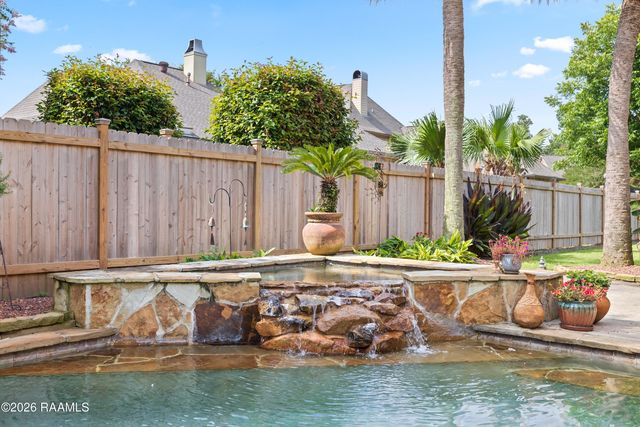 205 Mission Hills Drive, Broussard, LA 70518