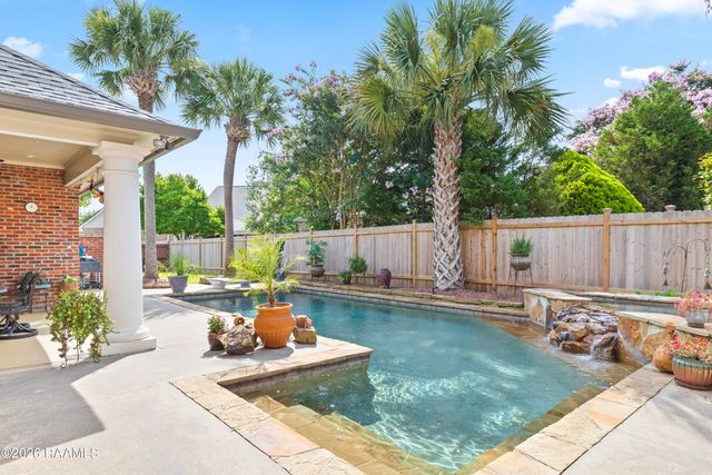 205 Mission Hills Drive, Broussard, LA 70518