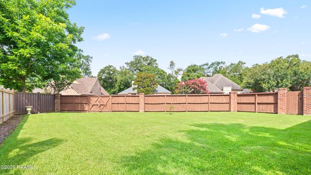 205 Mission Hills Drive, Broussard, LA 70518