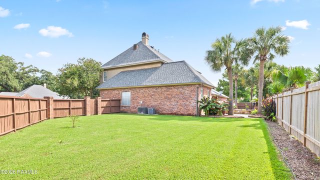 205 Mission Hills Drive, Broussard, LA 70518