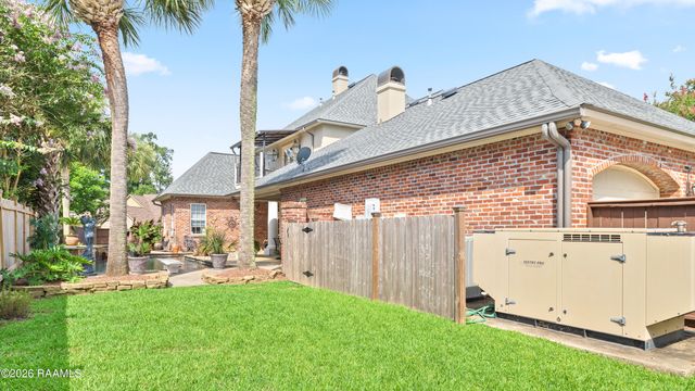205 Mission Hills Drive, Broussard, LA 70518