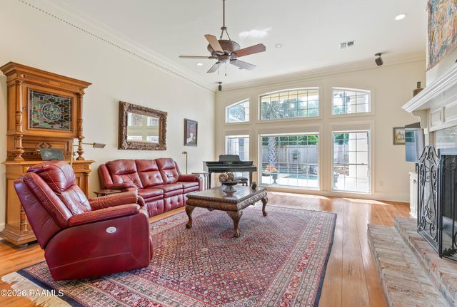 205 Mission Hills Drive, Broussard, LA 70518