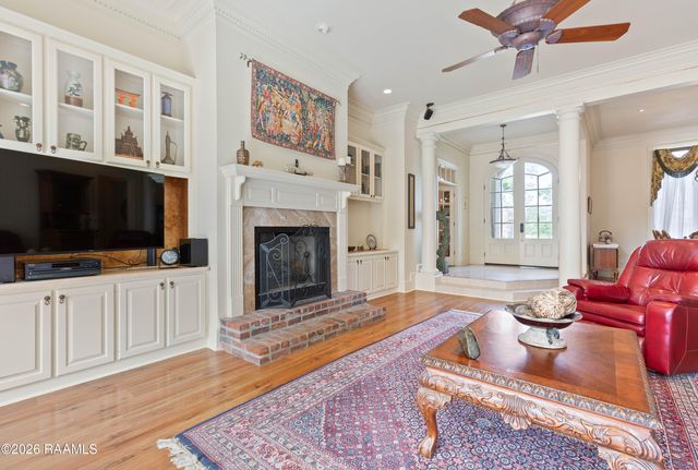 205 Mission Hills Drive, Broussard, LA 70518