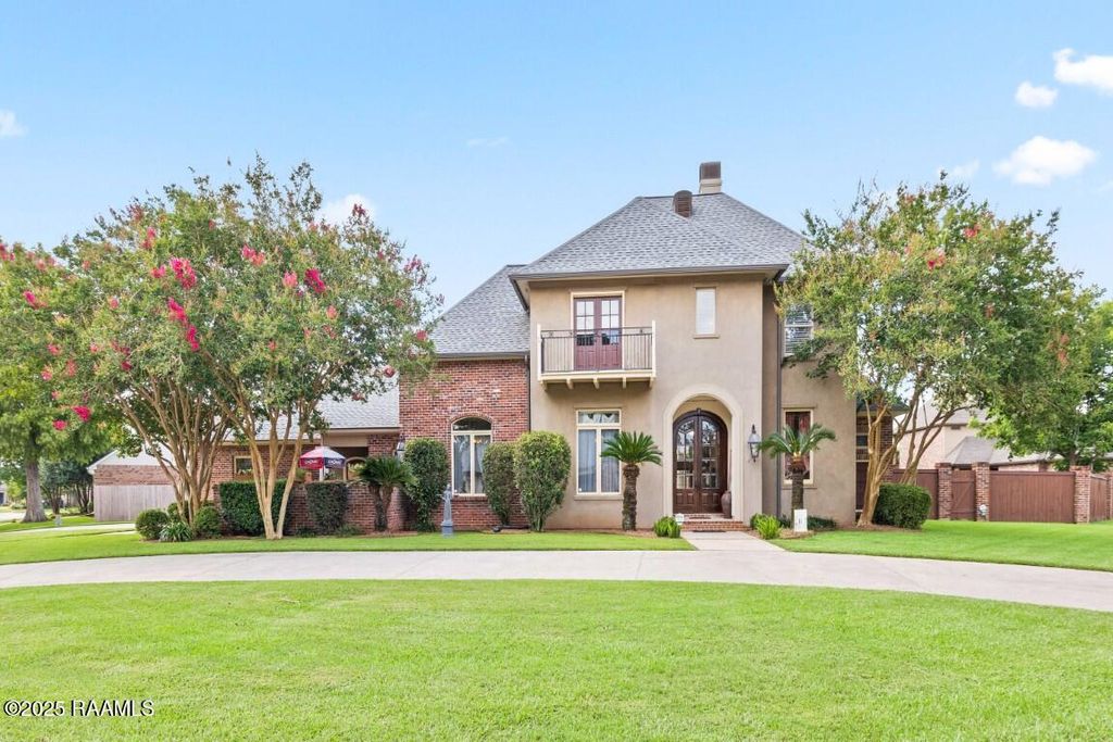 205 Mission Hills Drive, Broussard, LA 70518