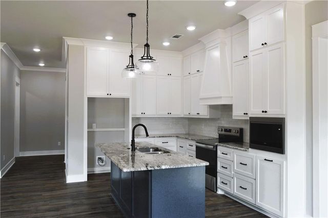 537 FELICIANA Drive, Pineville, LA 71360