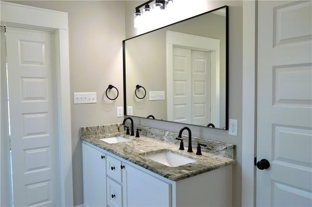 537 FELICIANA Drive, Pineville, LA 71360