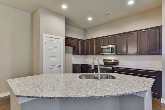 4070 Shiloh Court, Midlothian, TX 76065