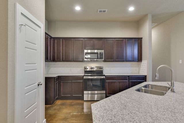 4070 Shiloh Court, Midlothian, TX 76065