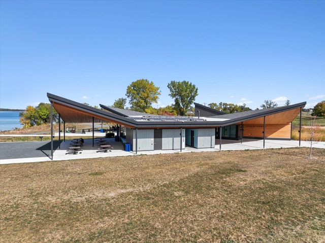 201 Snowdrop Trail, Waconia, MN 55387