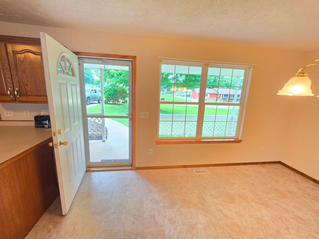 4061 W Gardenia Drive, Battlefield, MO 65619