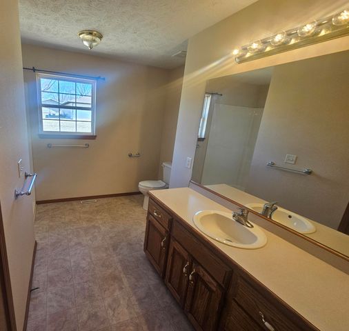 4061 W Gardenia Drive, Battlefield, MO 65619