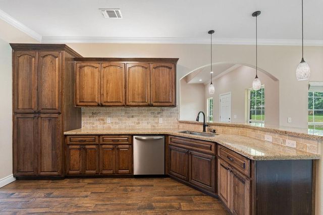 201 Silver Spur Drive, Lufkin, TX 75904