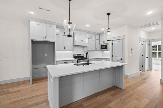 15 Handa Lane, Bella Vista, AR 72715