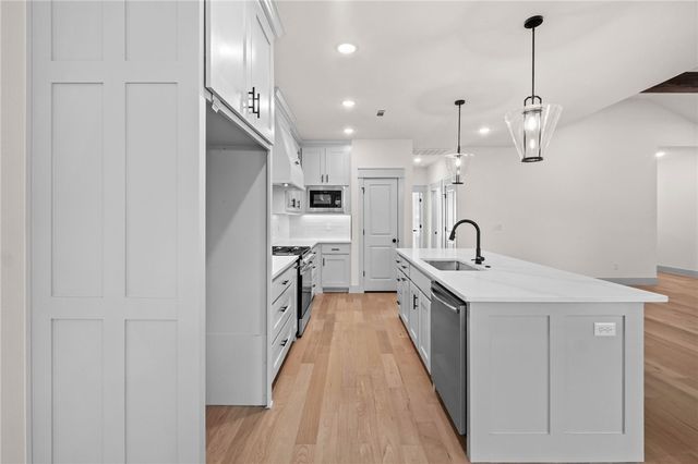 15 Handa Lane, Bella Vista, AR 72715