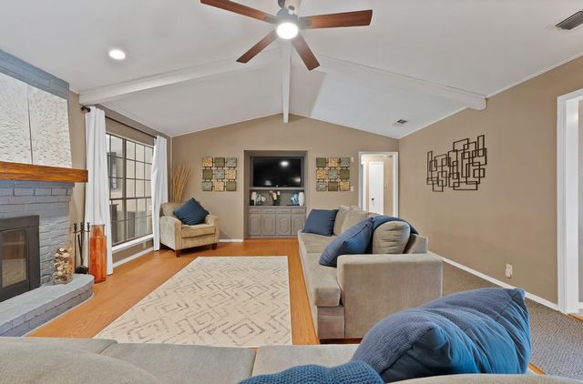 1406 Shadybrook Drive, Desoto, TX 75115