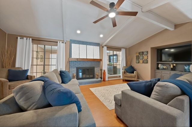 1406 Shadybrook Drive, Desoto, TX 75115