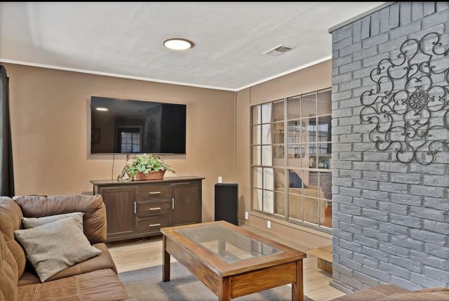 1406 Shadybrook Drive, Desoto, TX 75115