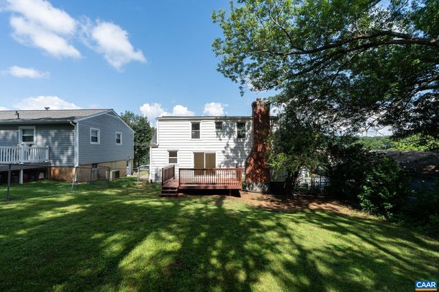 31 BEVERLEY CT, Staunton, VA 24401