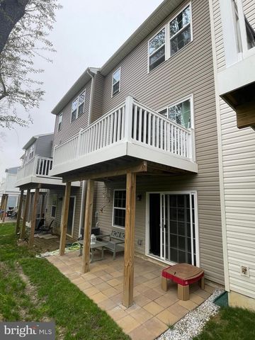 128 MULBERRY DR, Malvern, PA 19355