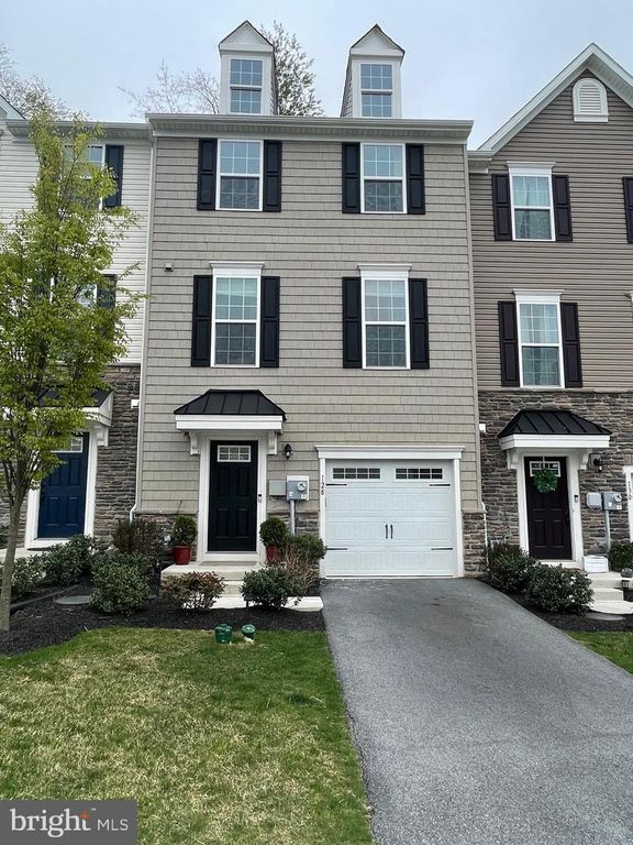 128 MULBERRY DR, Malvern, PA 19355