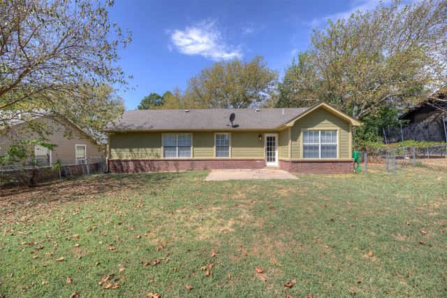 911 N 14th Street, Collinsville, OK 74021