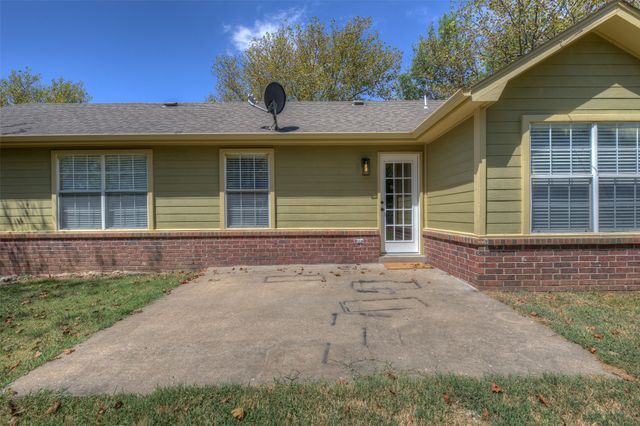 911 N 14th Street, Collinsville, OK 74021