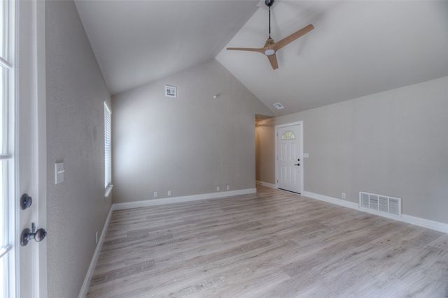 911 N 14th Street, Collinsville, OK 74021