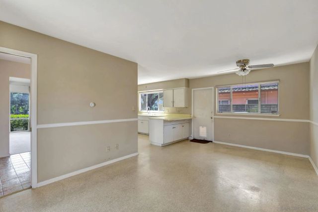 8838 La Jolla Scenic Dr N, La Jolla, CA 92037