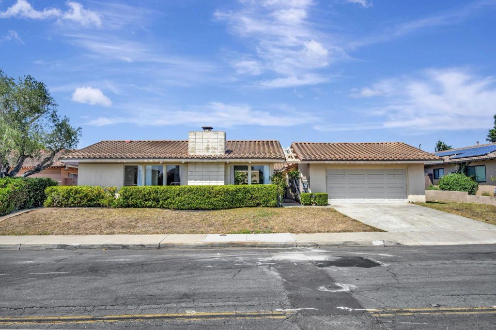 8838 La Jolla Scenic Dr N, La Jolla, CA 92037