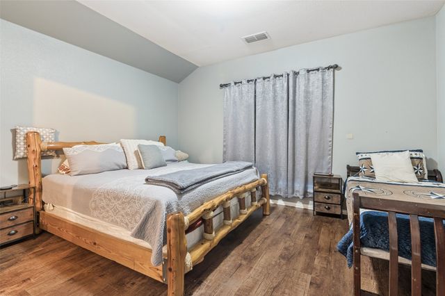 3129 Royal Crest Drive, Fort Worth, TX 76140