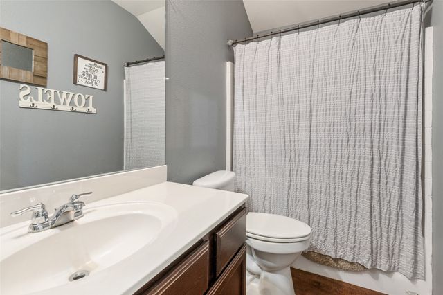 3129 Royal Crest Drive, Fort Worth, TX 76140