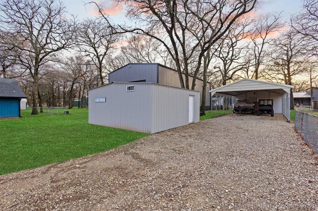 1613 Waters, Kingston, OK 73439