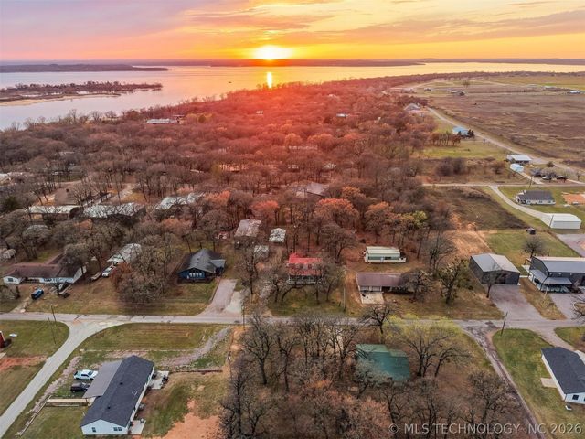 1613 Waters, Kingston, OK 73439