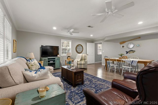 1613 Waters, Kingston, OK 73439